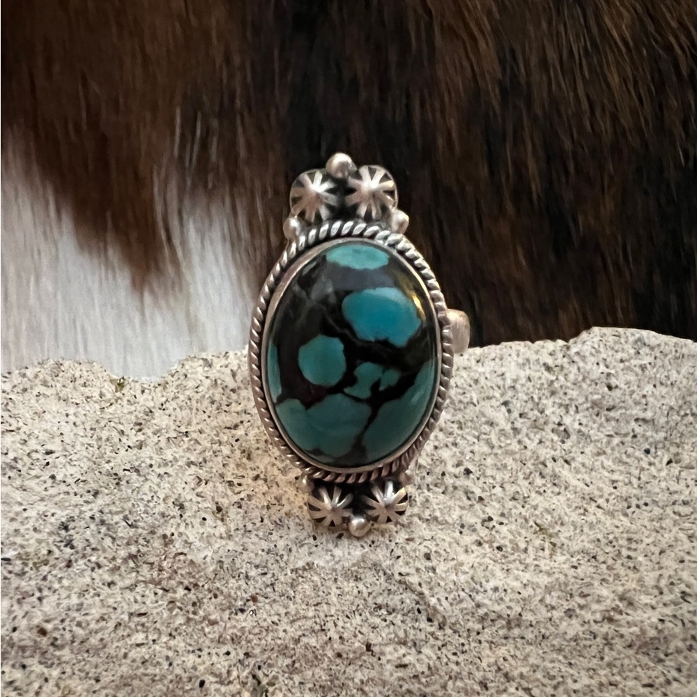 ❤️ Hubei Turquoise Navajo Style Spiderweb Decorative ADJ Oval Matte 925 Ring